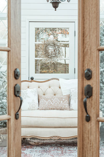 Winter set seen through the front arched doors